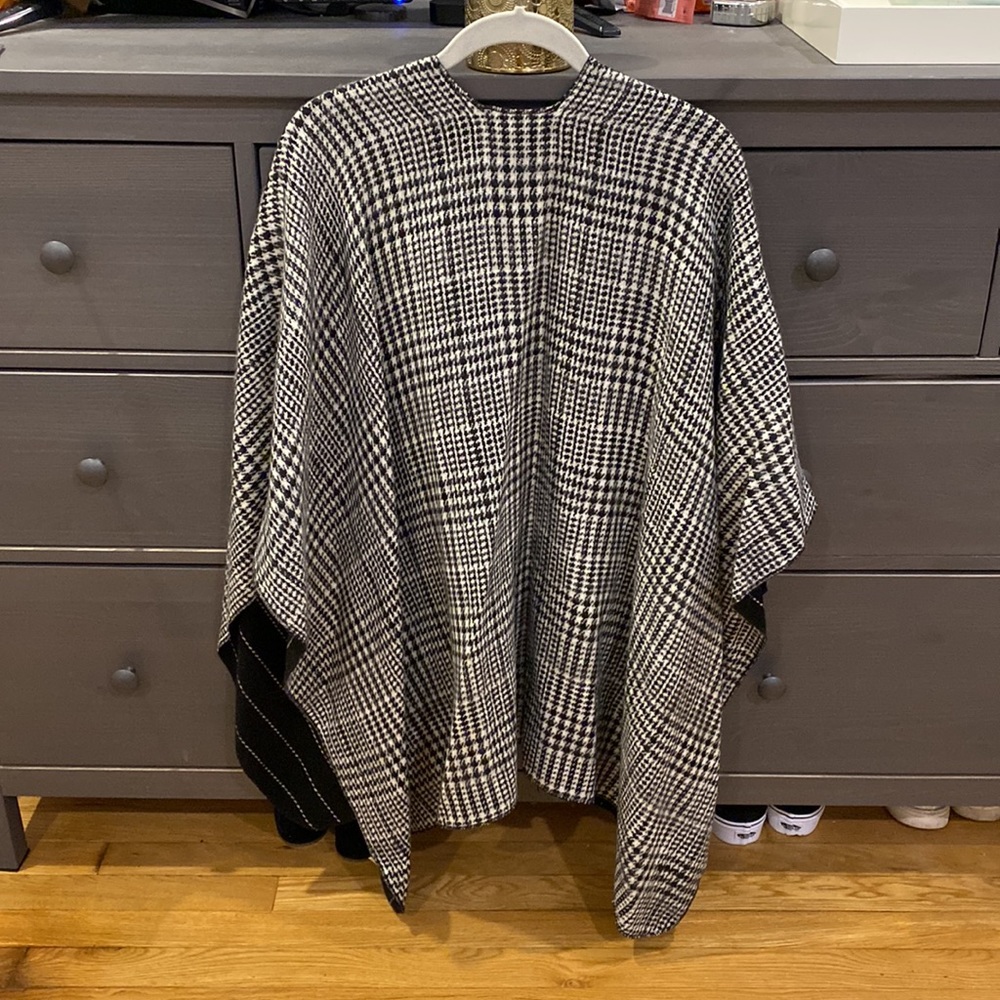 Reversible Cape - Picture 3 of 5